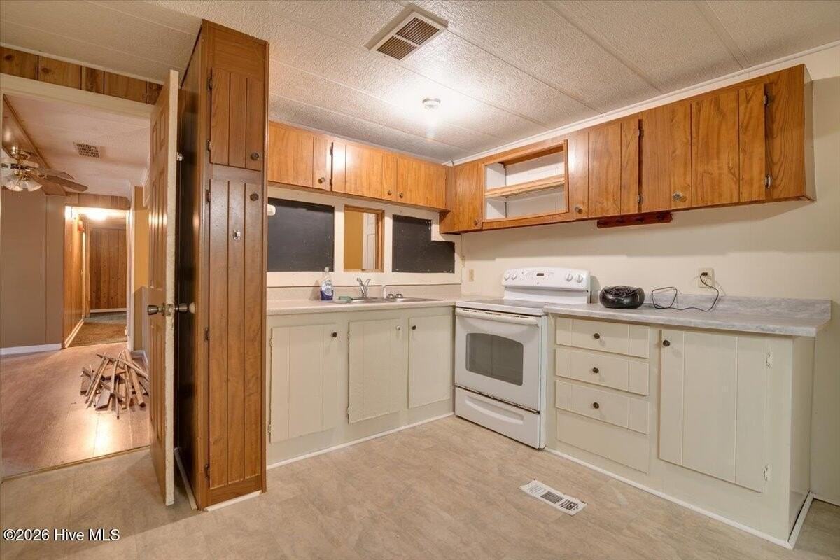 1015 Moseley Rd - Photo 3 of 43
