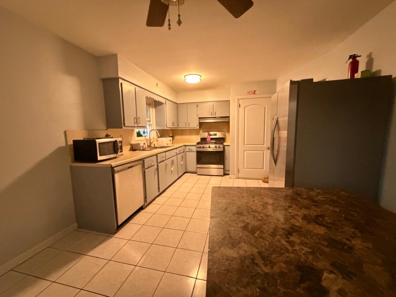 55 Poplar Ave - Photo 4 of 15