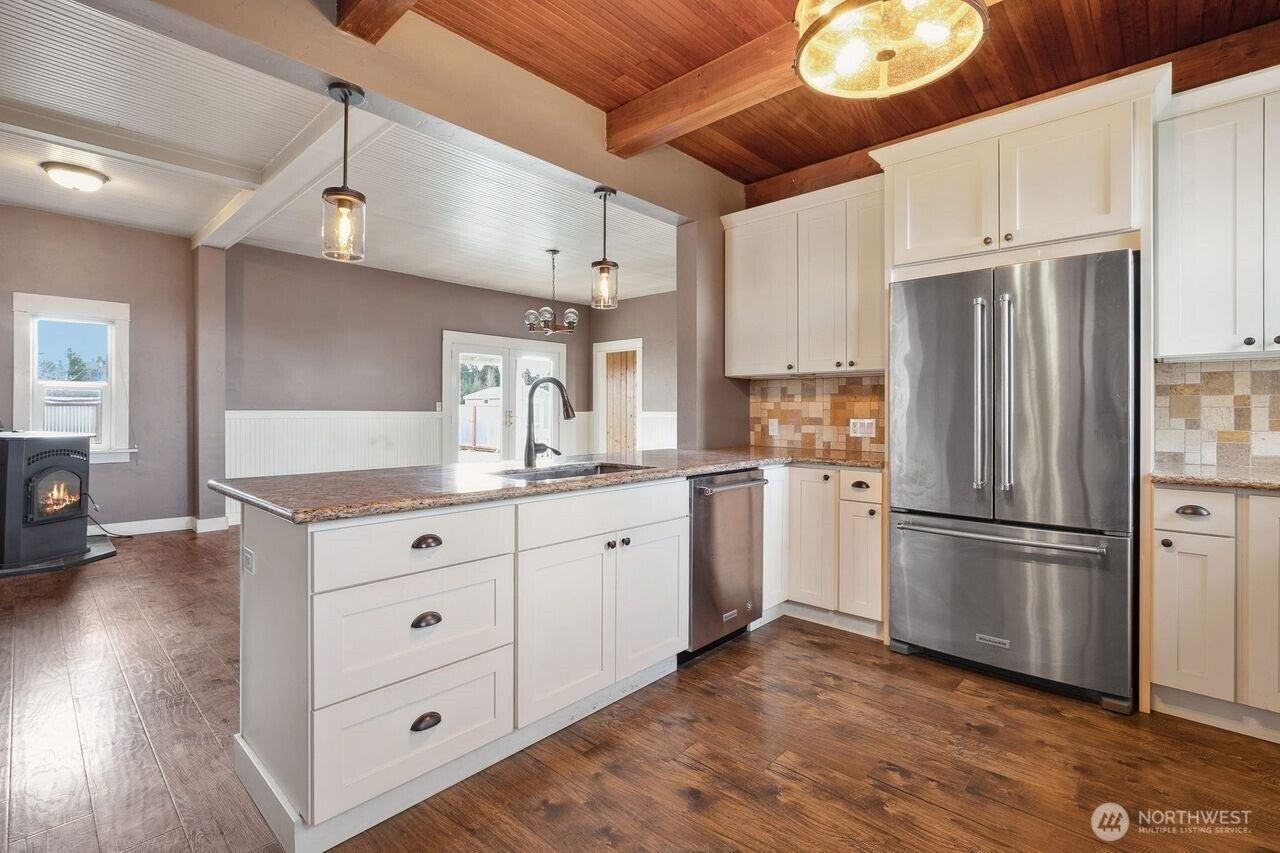 3741 143rd Ave Sw - Photo 4 of 22