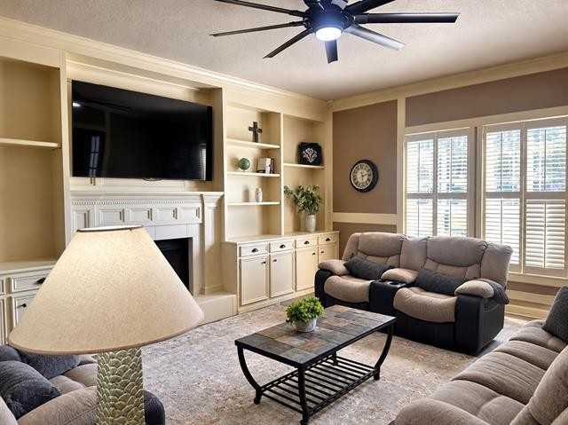 4770 Elmhurst Dr - Photo 3 of 20