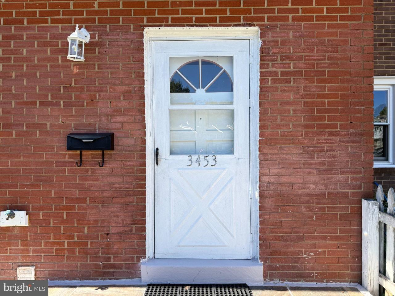 3453 Beale Ct - Photo 2 of 35