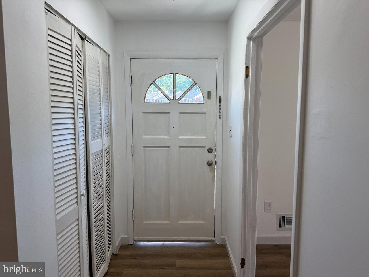 3453 Beale Ct - Photo 4 of 35