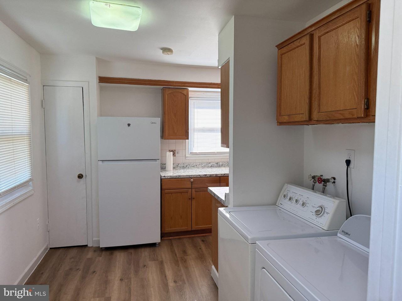 3453 Beale Ct - Photo 5 of 35