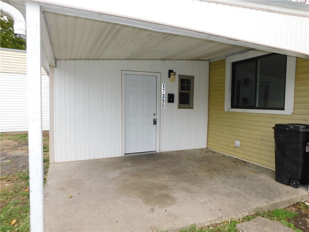 1739 York St ##B - Photo 3 of 16