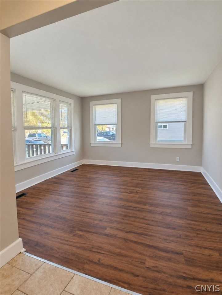 5690 Caughdenoy Rd - Photo 2 of 15