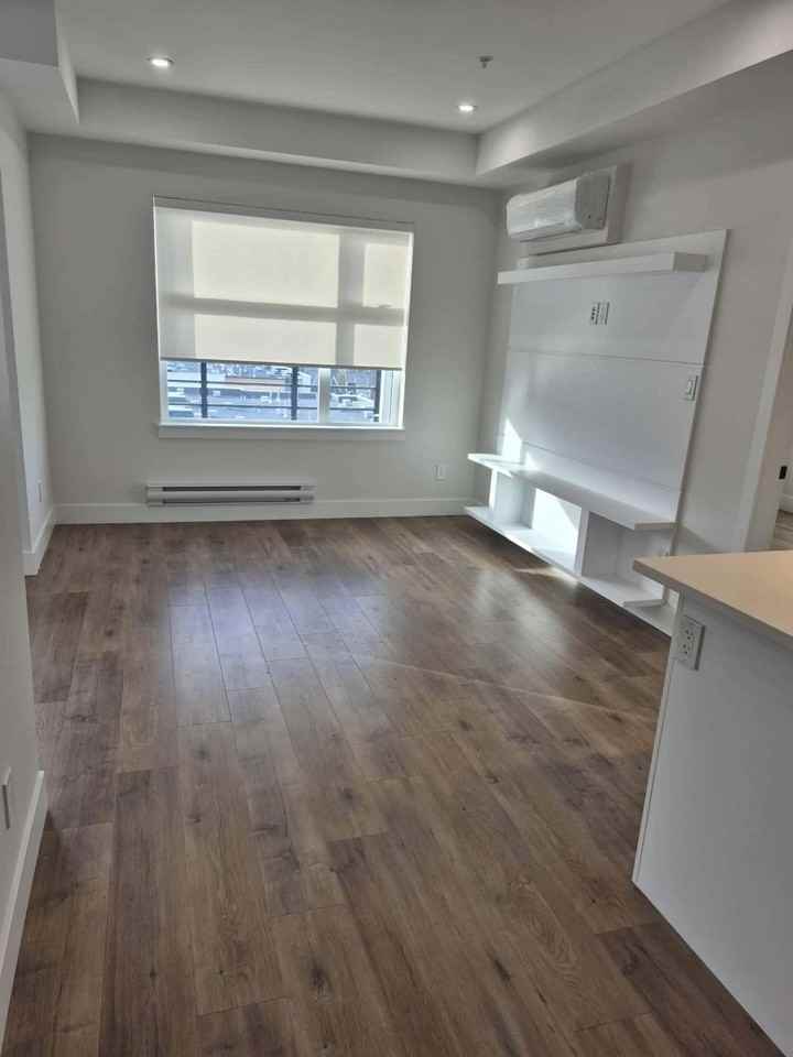 163 175A Street #508 - Photo 2 of 12