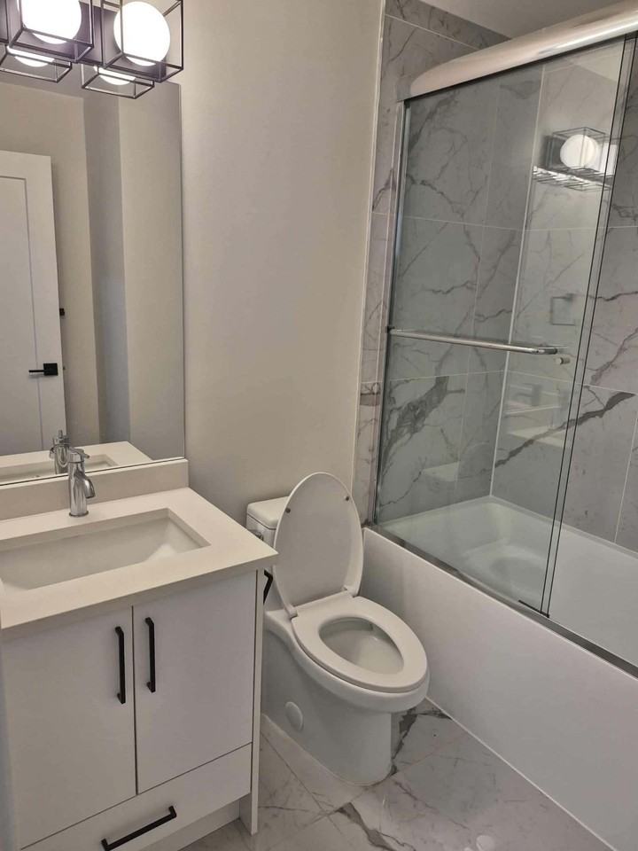 163 175A Street #508 - Photo 7 of 12