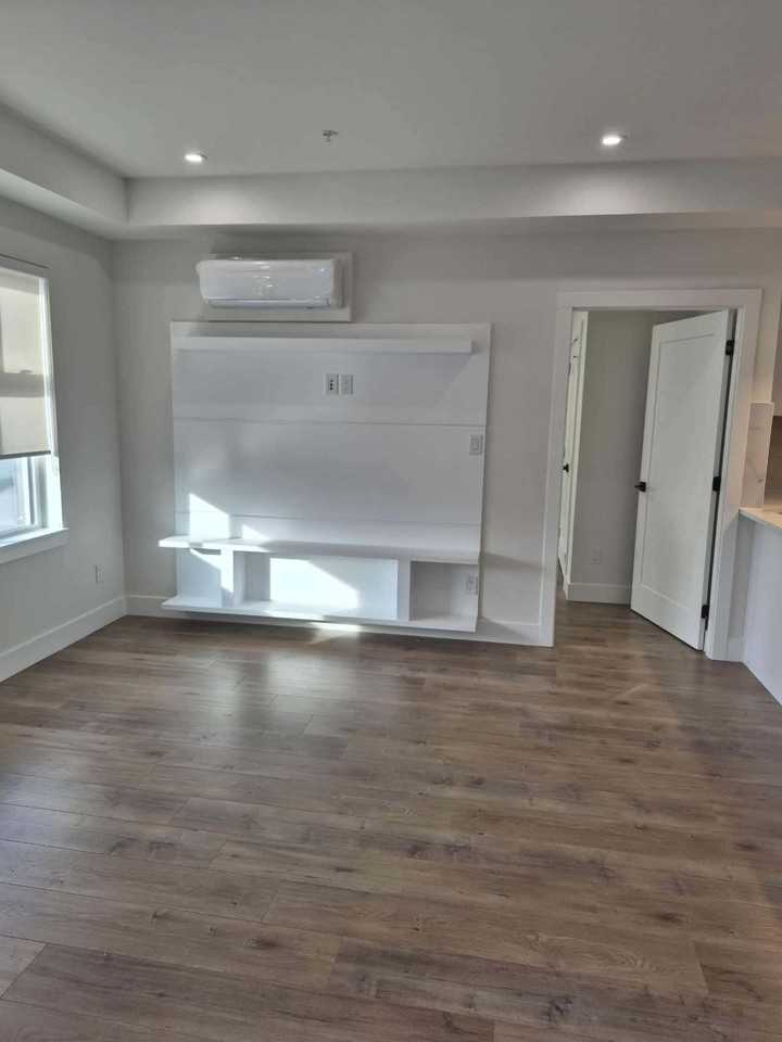 163 175A Street #508 - Photo 3 of 12