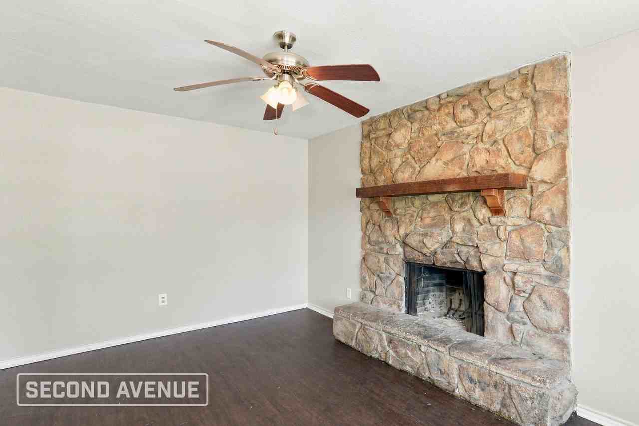 14416 Oakwood Ln - Photo 3 of 23