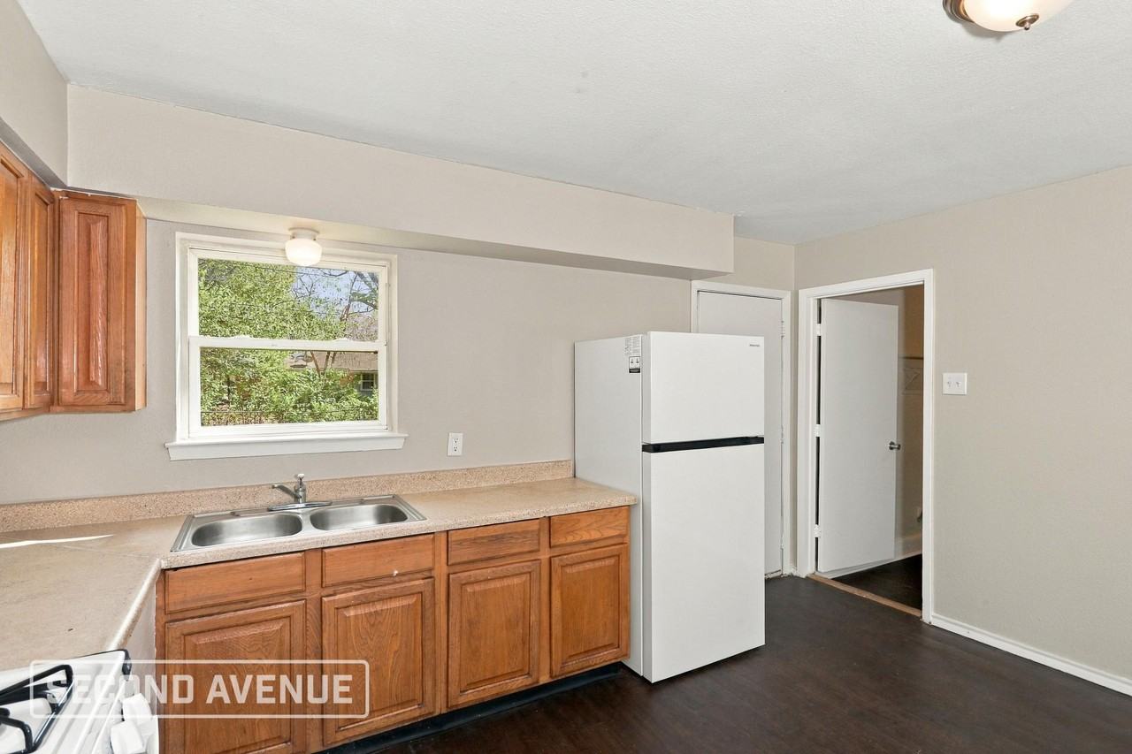 14416 Oakwood Ln - Photo 5 of 23