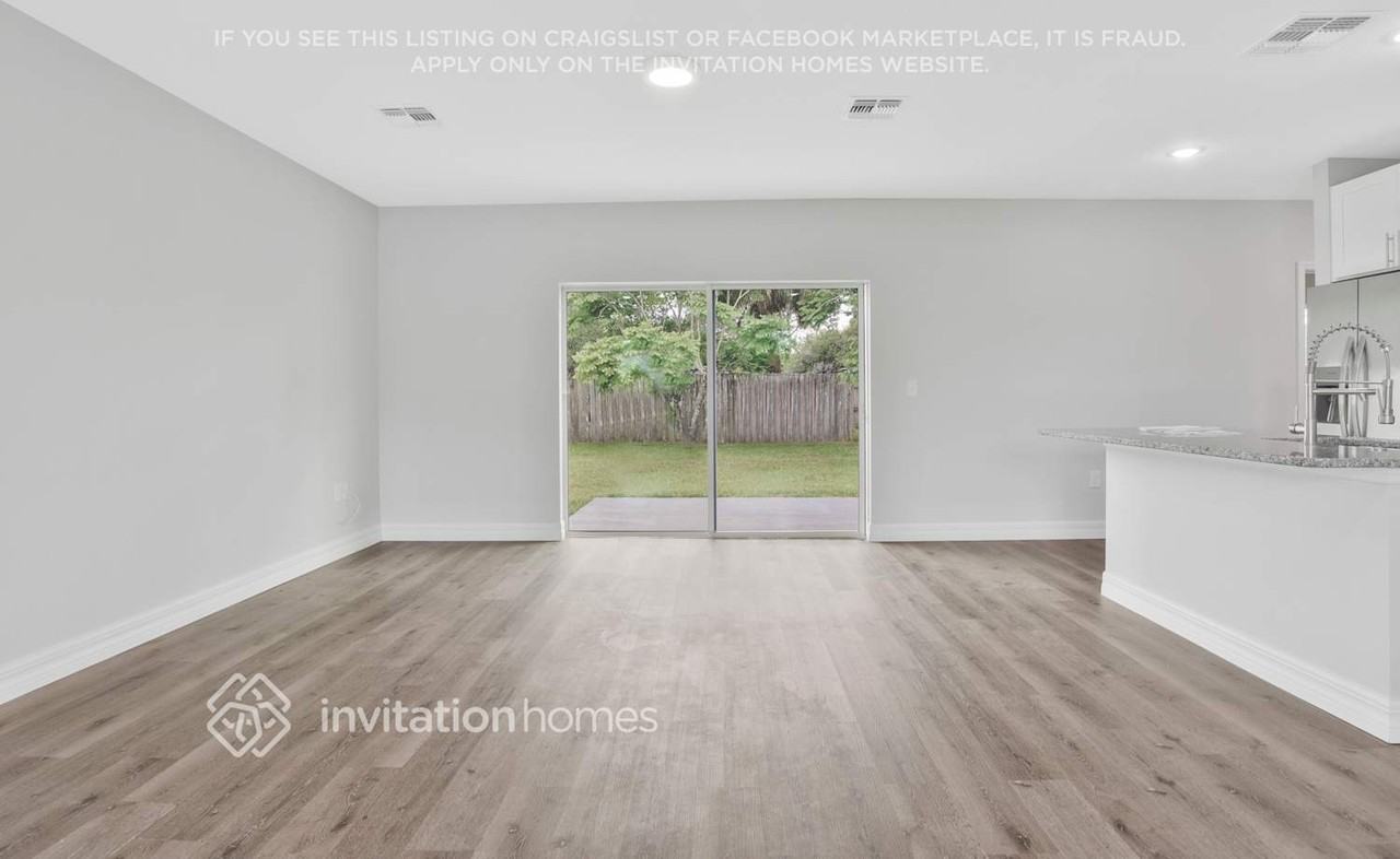 7642 Coot St - Photo 4 of 24