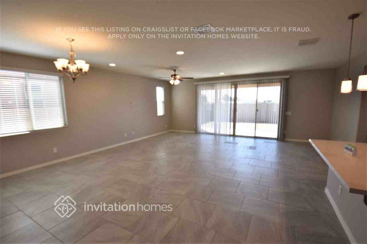 18747 W Windsor Blvd - Photo 6 of 22