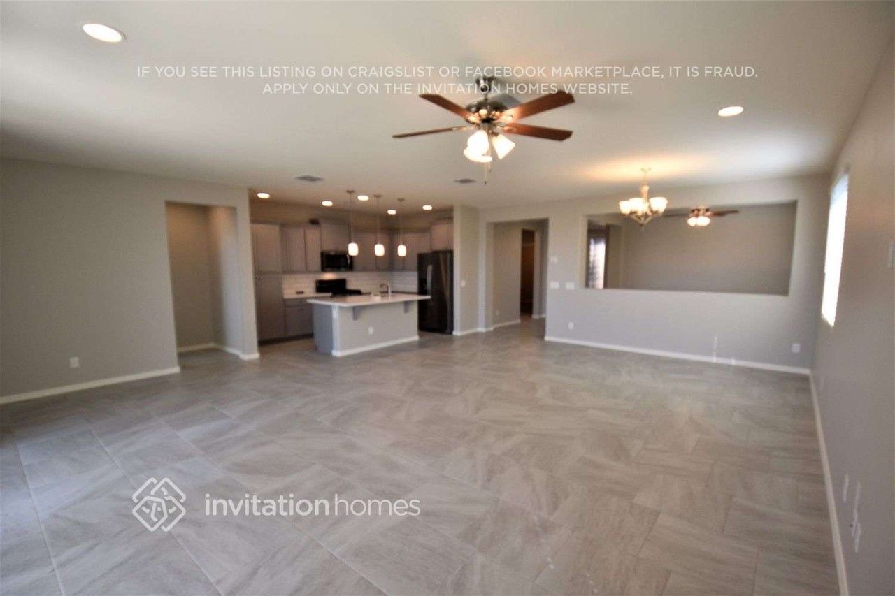 18747 W Windsor Blvd - Photo 5 of 22