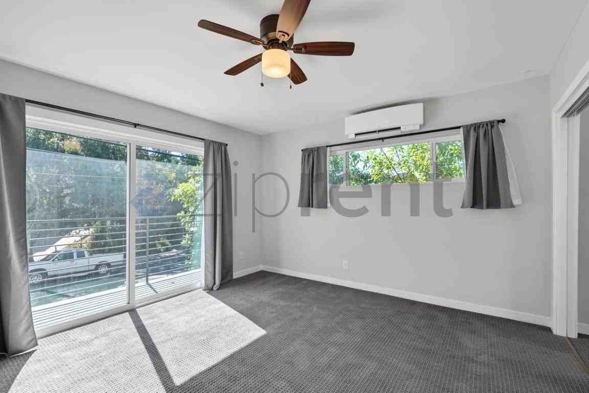 1138 El Paso Dr - Photo 4 of 41
