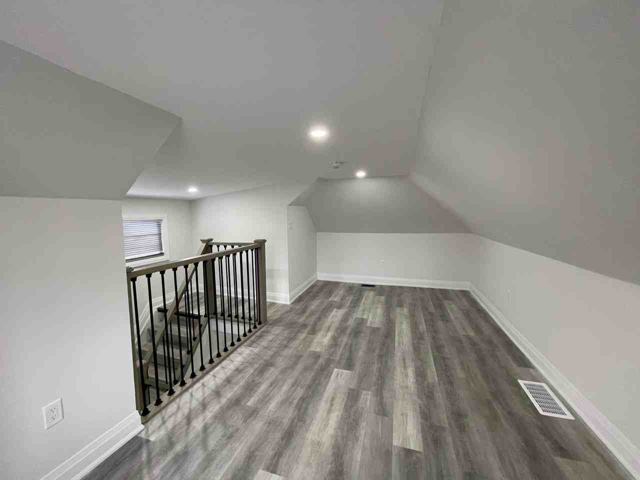 552 CANNON ST EAST - Photo 5 of 12