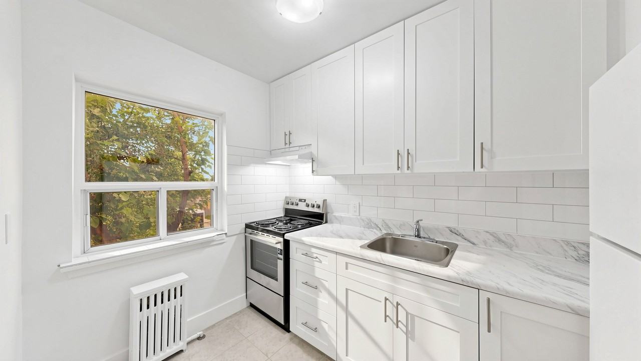 38-40 Lambton Avenue - Photo 3 of 31