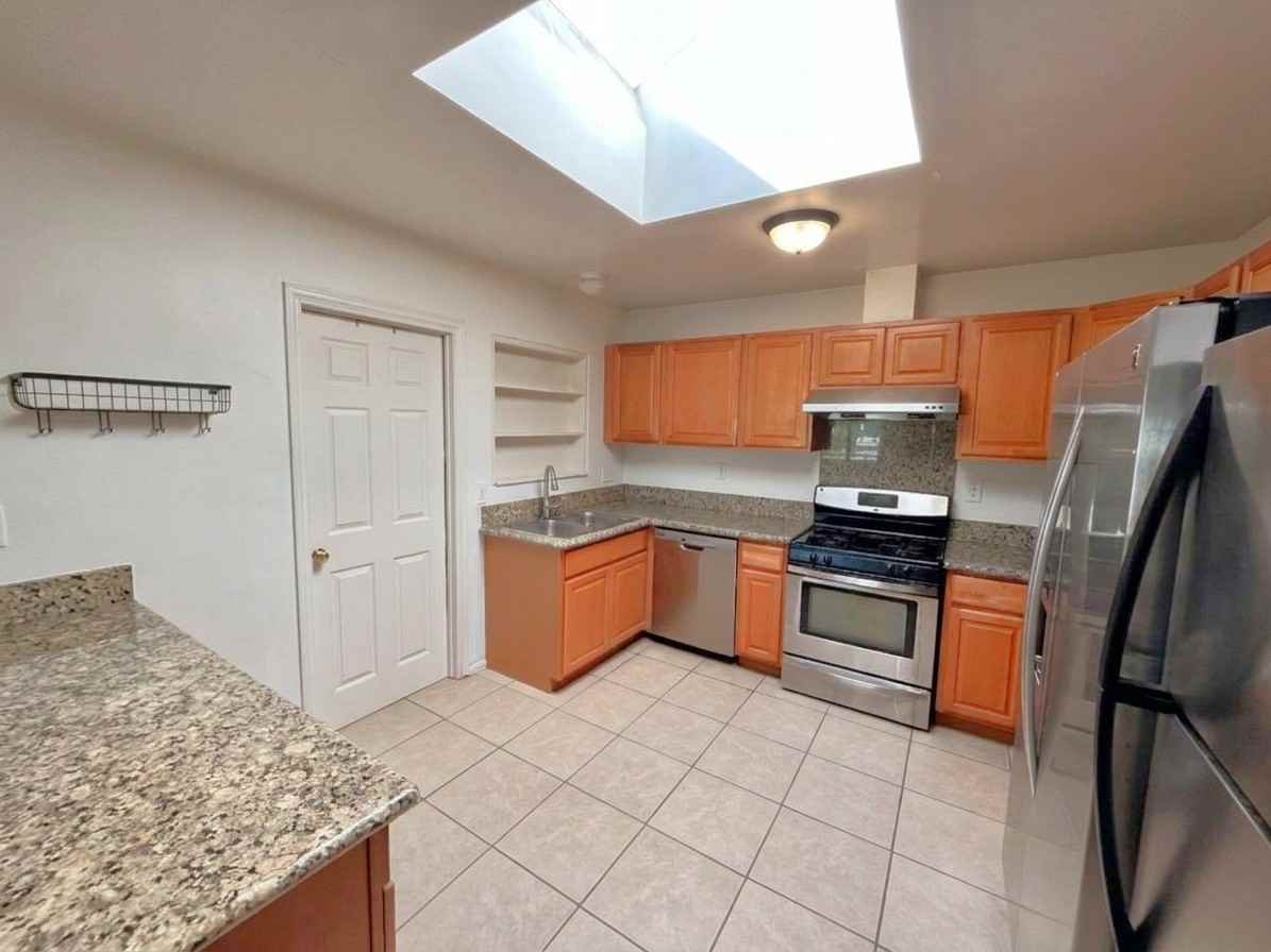 5021 Art Street - Photo 6 of 17