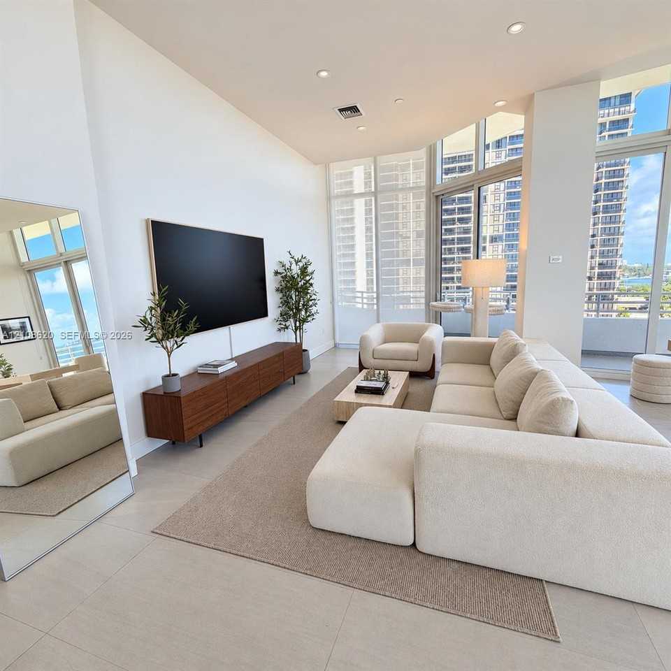 NE 34th St & Biscayne Blvd - Photo 3 of 7