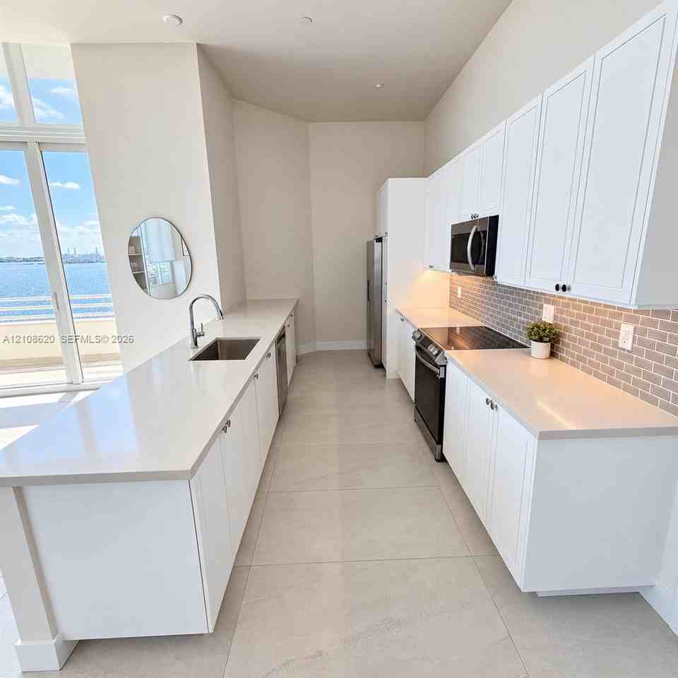 NE 34th St & Biscayne Blvd - Photo 6 of 7
