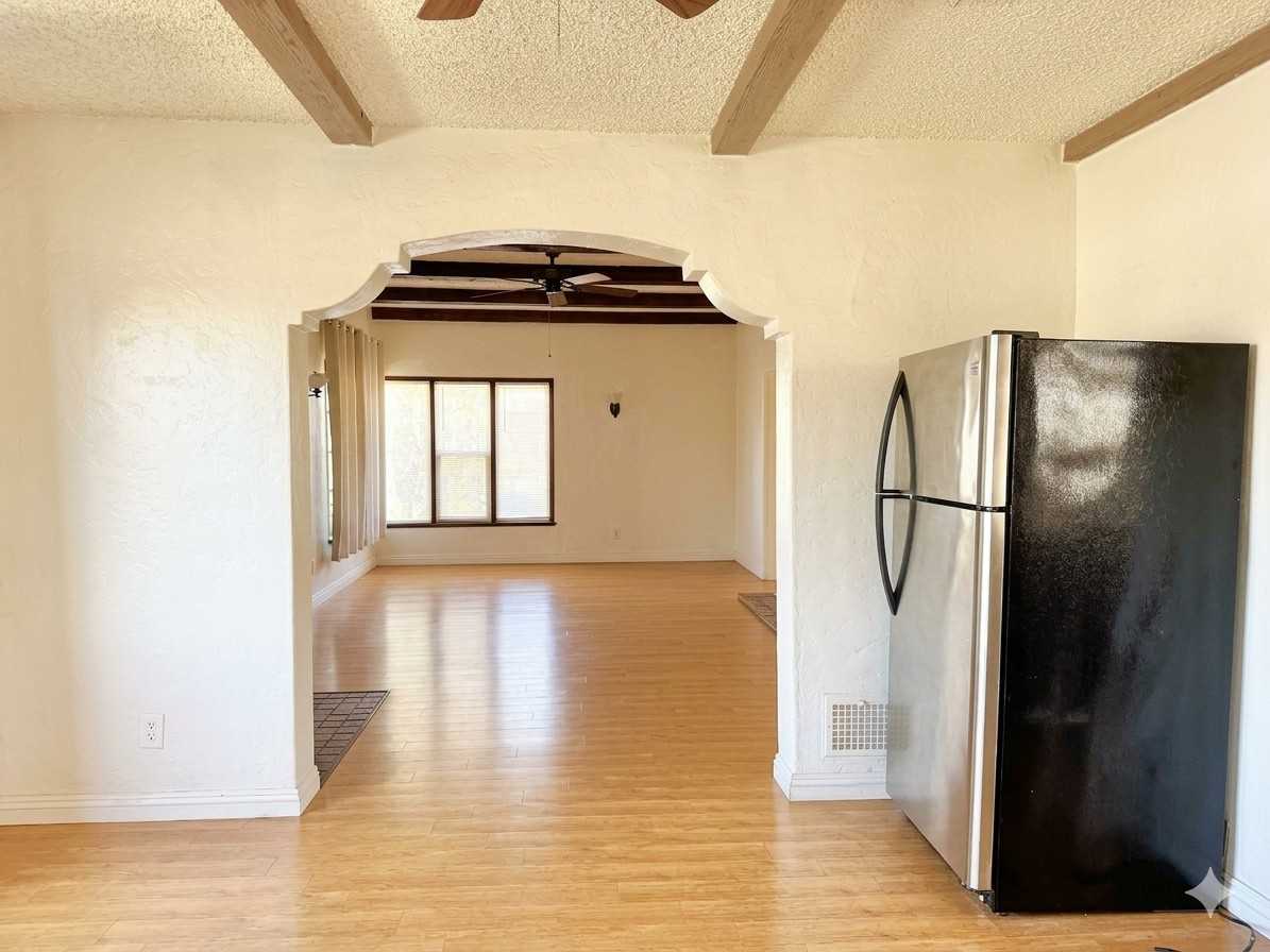 4935 College Avenue - Photo 5 of 22