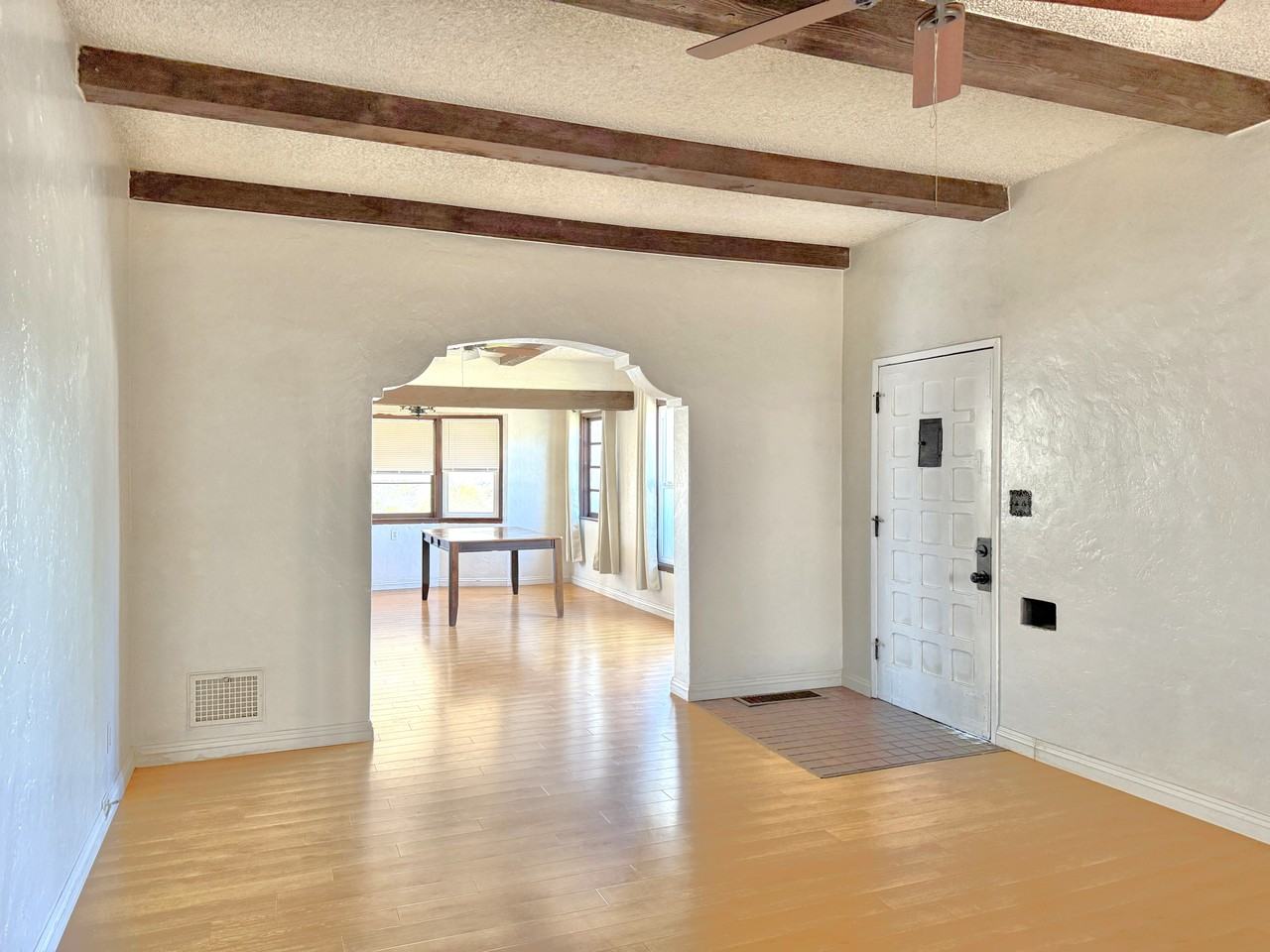 4935 College Avenue - Photo 4 of 22