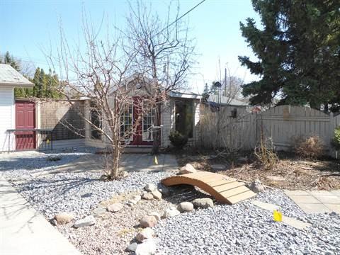 9633 151 St NW - Photo 2 of 7