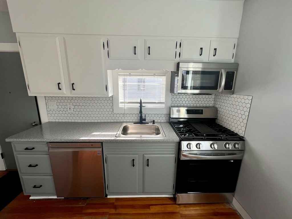 24 Ewell Ave - Photo 6 of 22