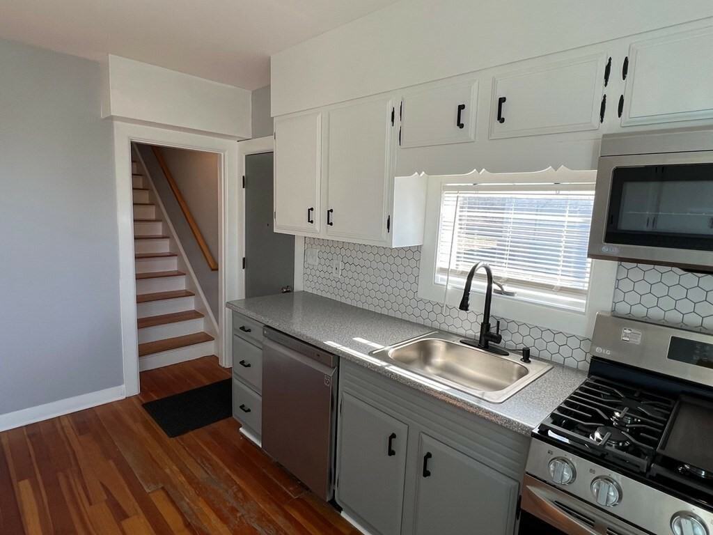 24 Ewell Ave - Photo 7 of 22