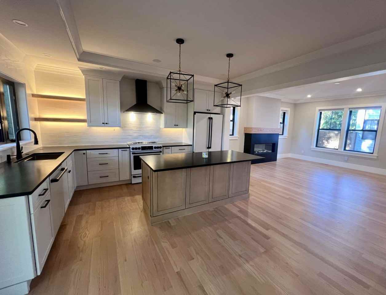 10 Webber Ave #202 - Photo 4 of 33