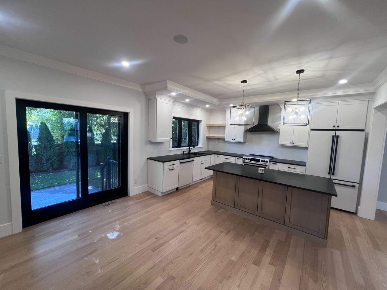 10 Webber Ave #202 - Photo 5 of 33