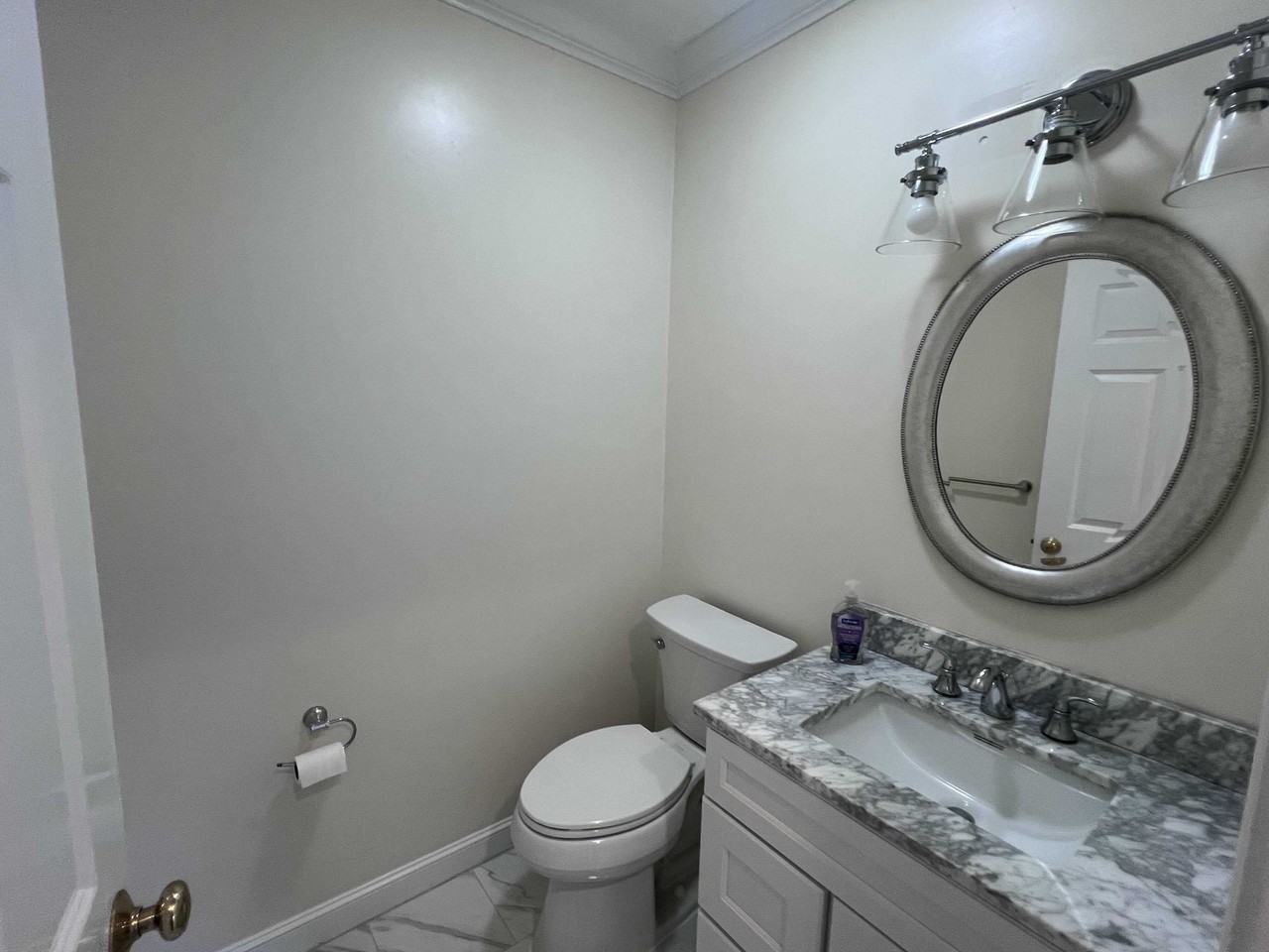 318 South Rd - Photo 6 of 13