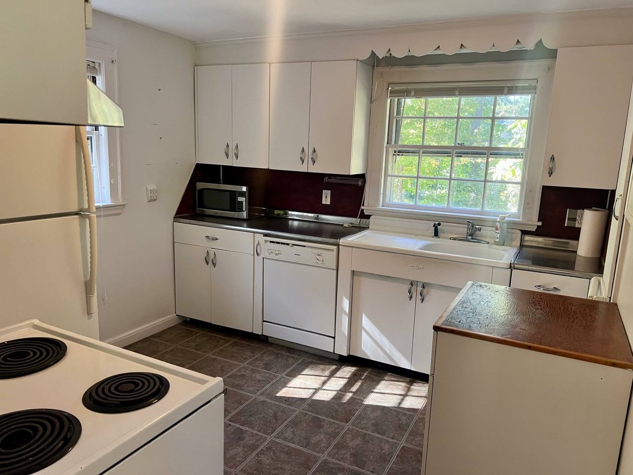 47 Wood St - Photo 2 of 16