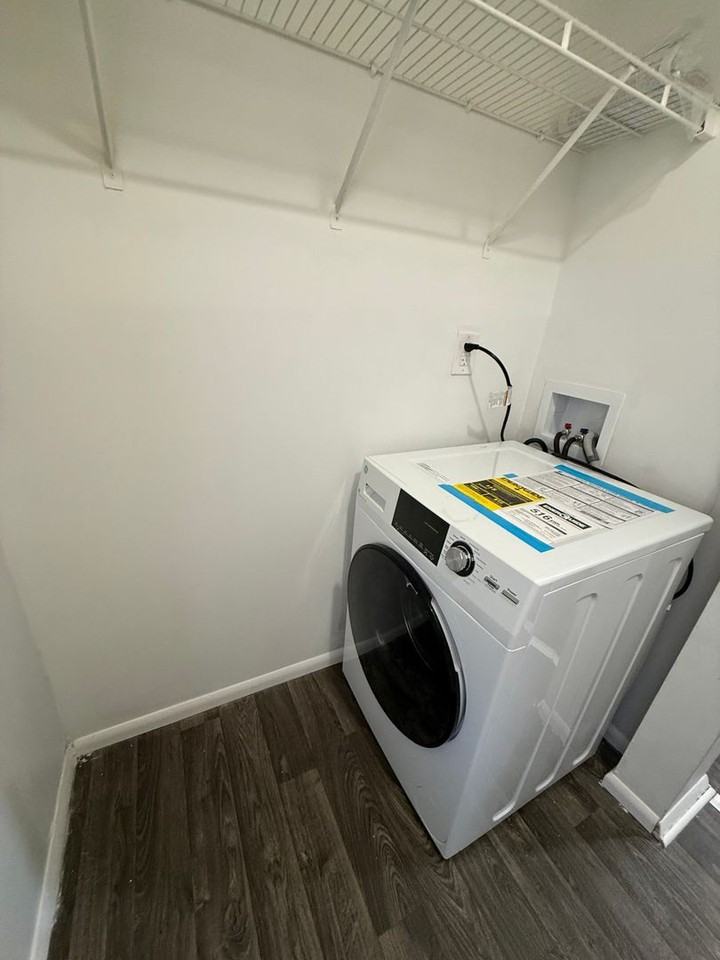 4801 Rolling Ridge Dr - Photo 4 of 8