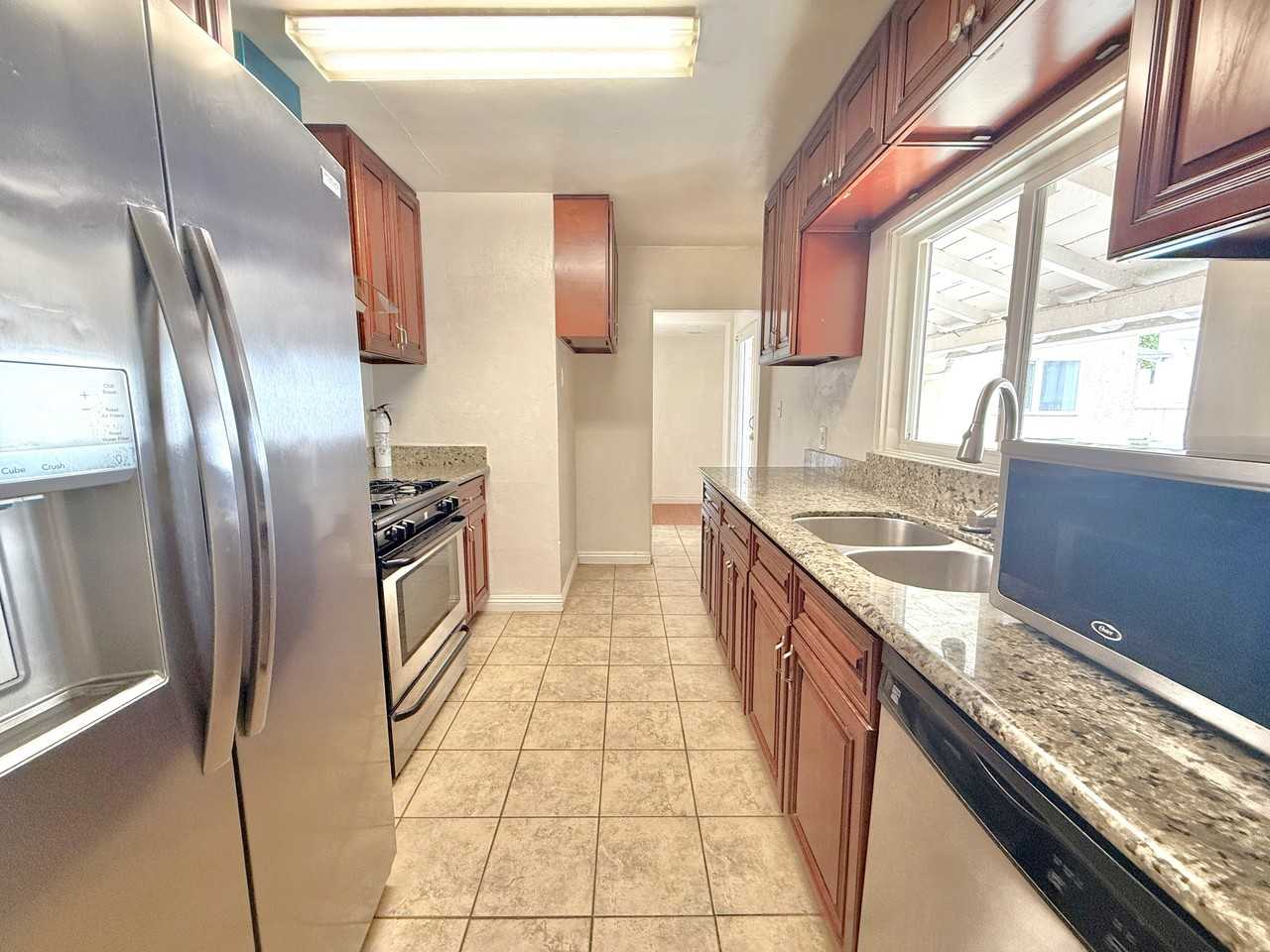 5011 College Avenue - Photo 7 of 17
