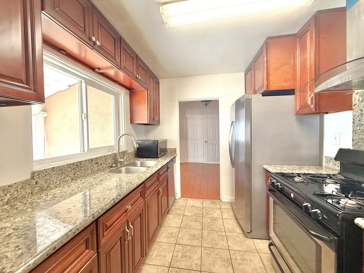 5011 College Avenue - Photo 6 of 17