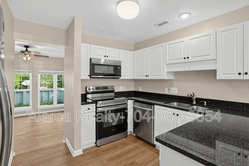 17460 Tuscany Ln - Photo 3 of 29