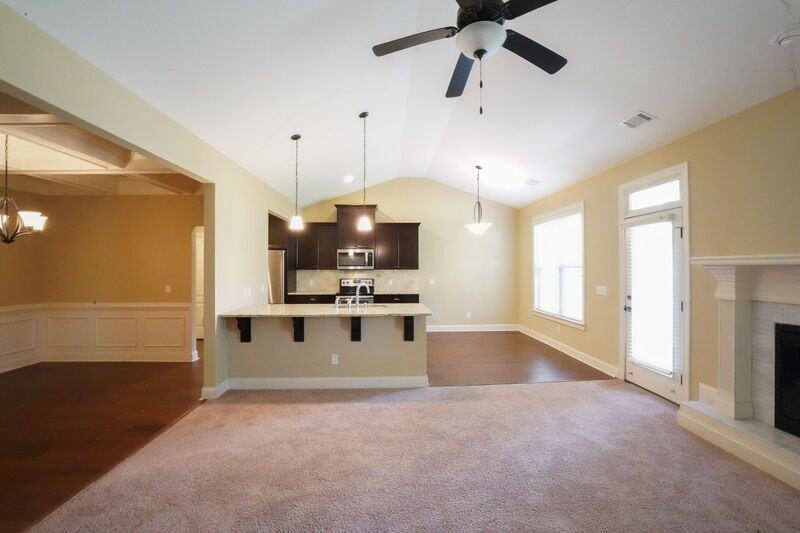 146 Laguna Way - Photo 7 of 37