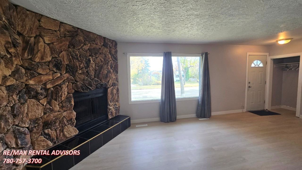 10614 38 St Nw - Photo 4 of 22