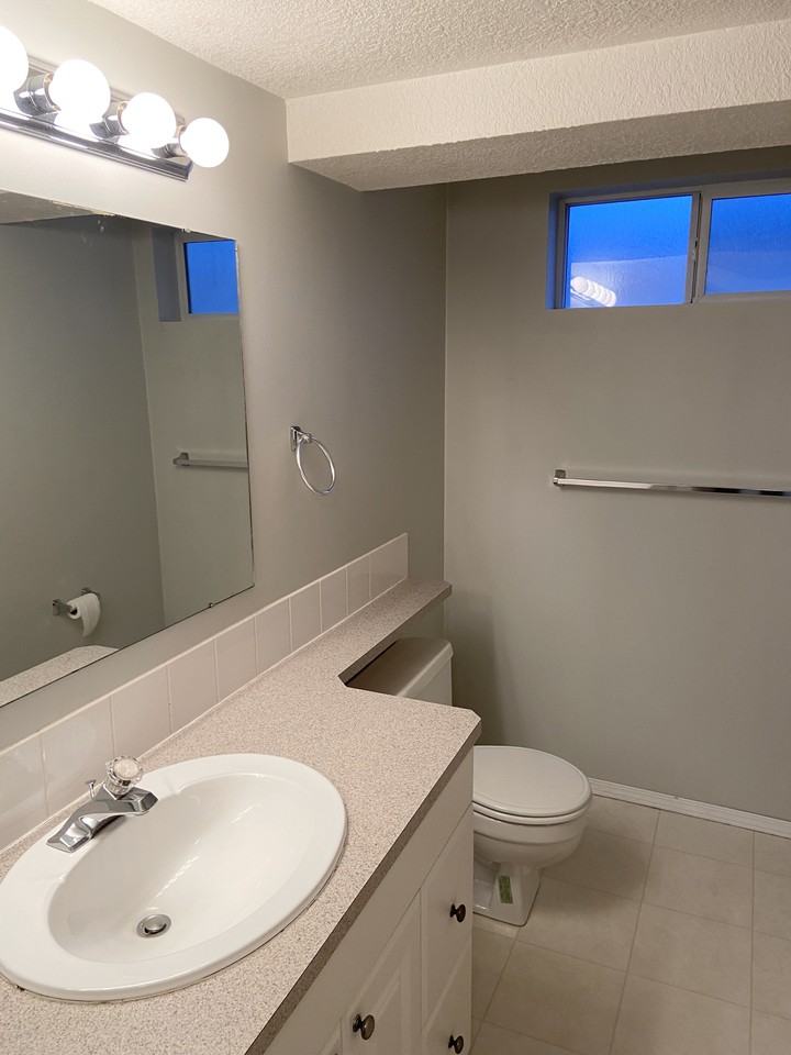 3523 41 St Sw - Photo 7 of 11