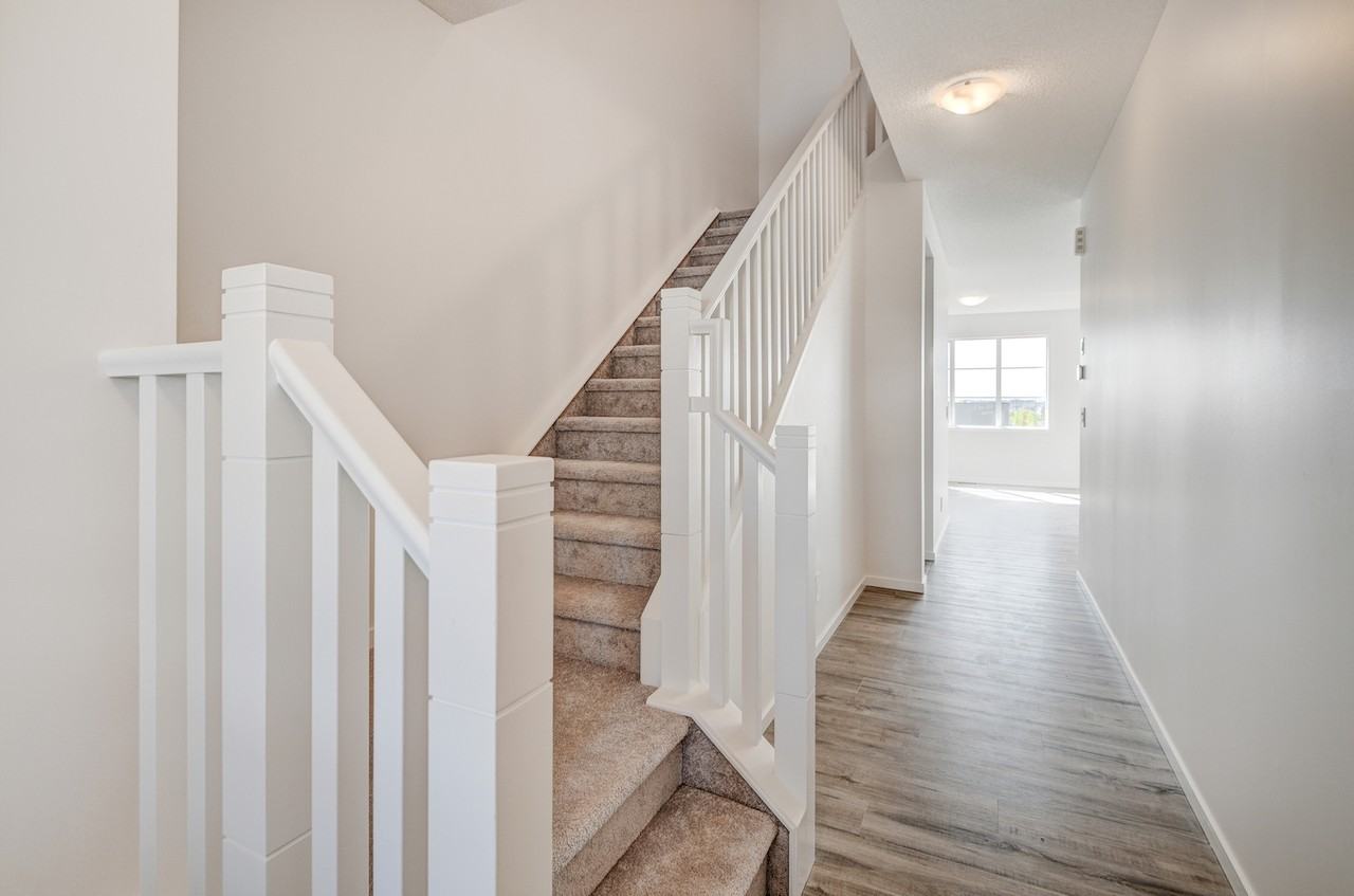 236 Carringham Way Nw - Photo 4 of 36