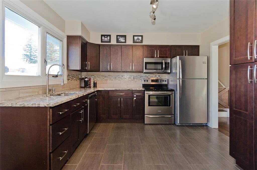 64 Fairview Cres Se - Photo 3 of 17
