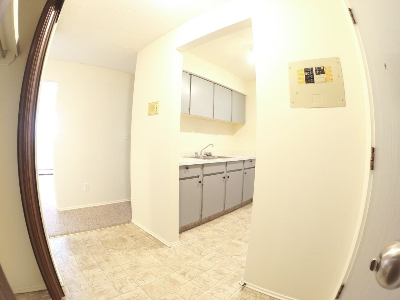 5604 50 Ave - Photo 3 of 26
