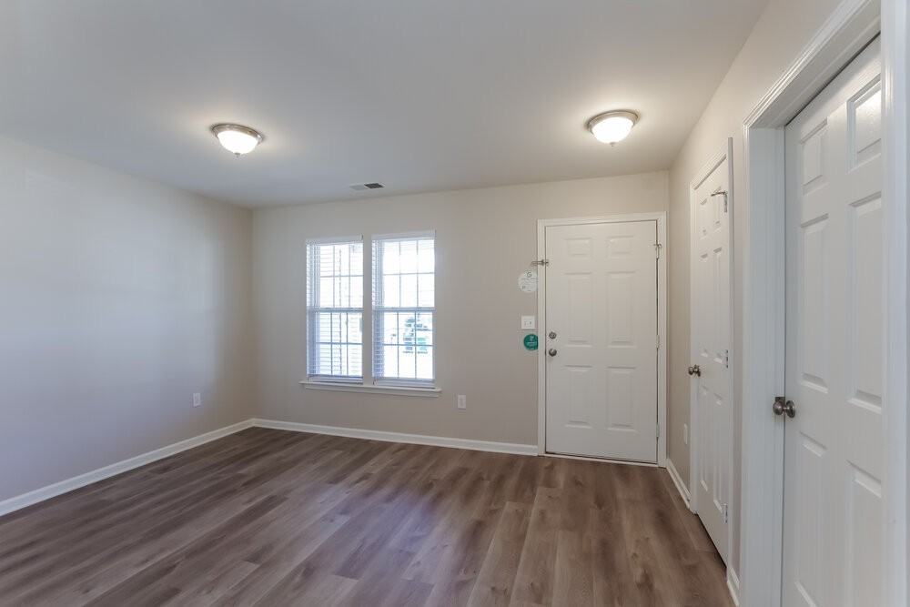 9913 Meadowmead Ct - Photo 3 of 16
