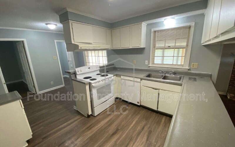 3083 Dothan St - Photo 3 of 35