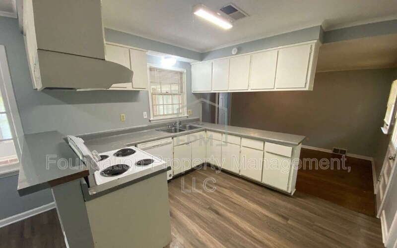 3083 Dothan St - Photo 5 of 35