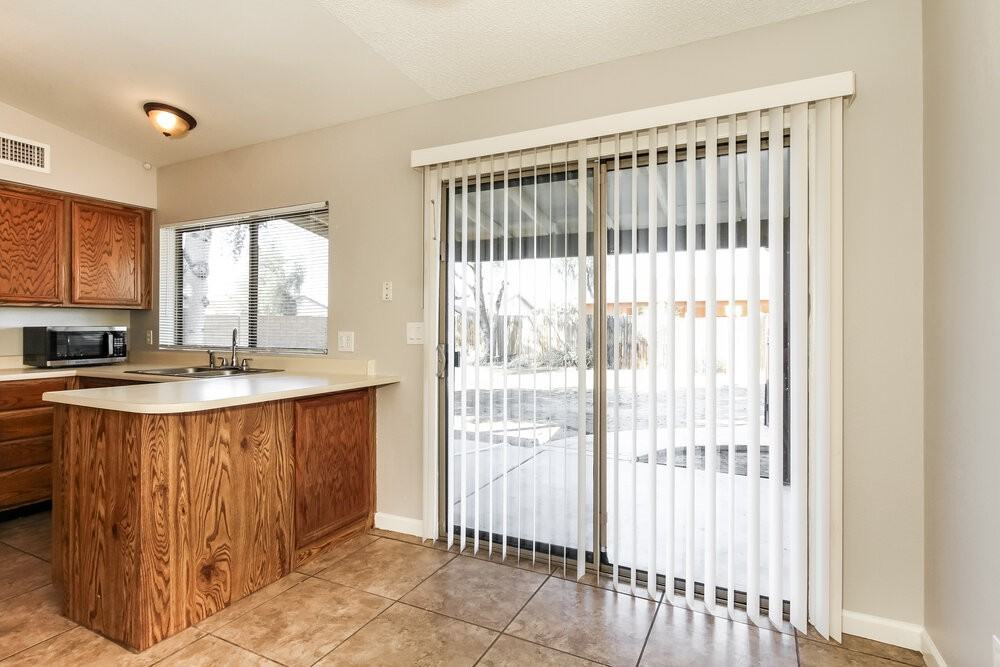 9310 W Sanna St - Photo 6 of 16