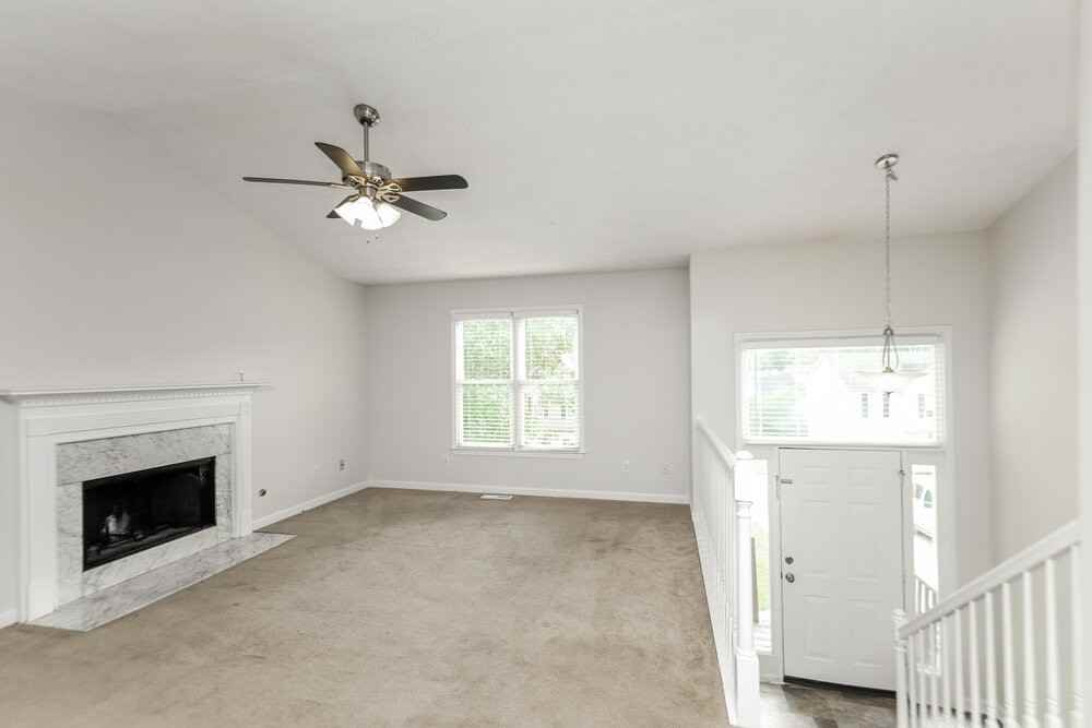 309 Arapaho Dr Se - Photo 4 of 17