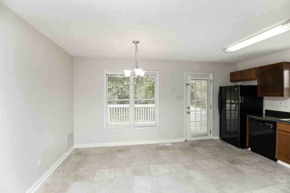 309 Arapaho Dr Se - Photo 5 of 17