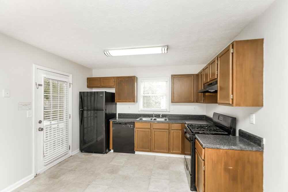 309 Arapaho Dr Se - Photo 7 of 17