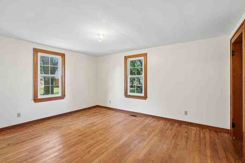604 8th Ave - Photo 6 of 16